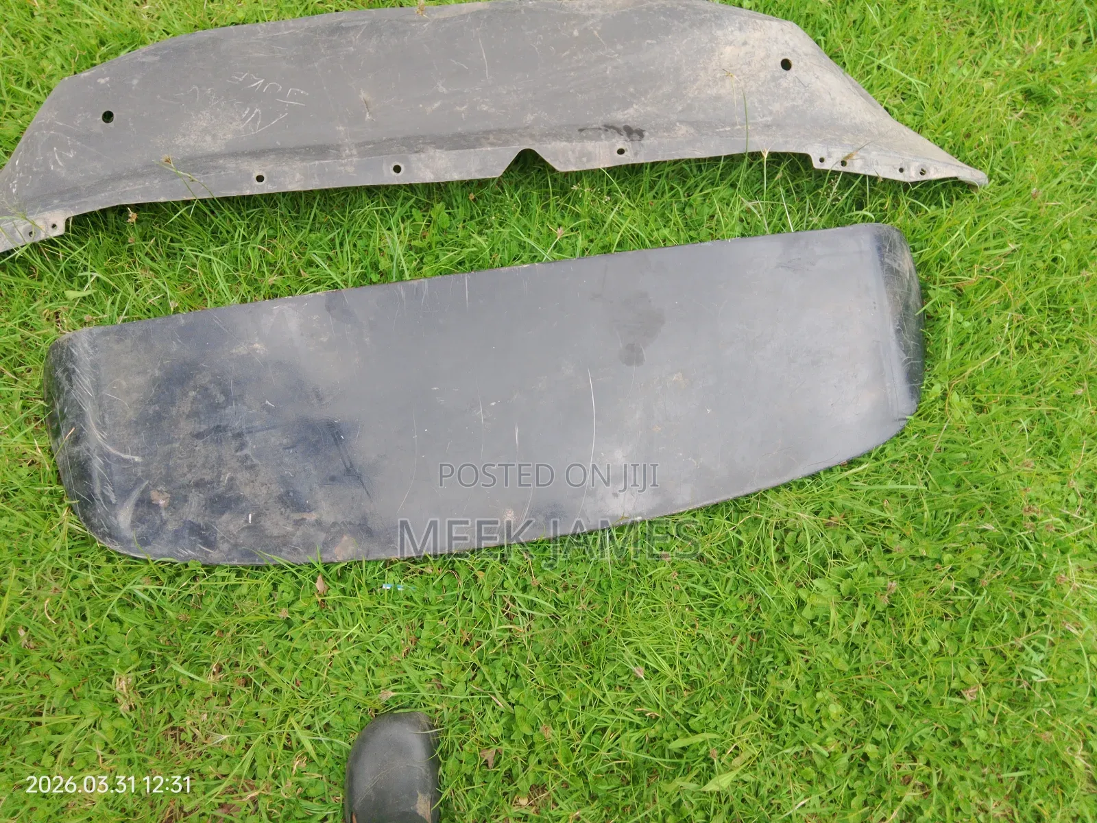 Toyota Harrier (240) Spoiler/Nissan Juke Bumper