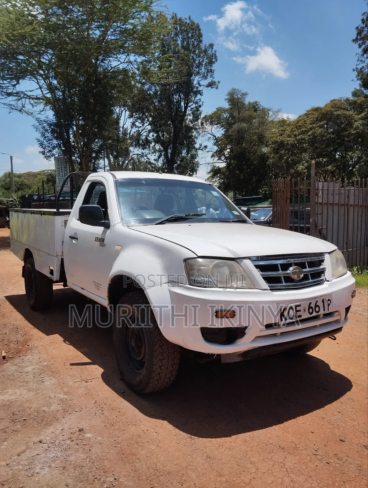 Tata Xenon 2015 White
