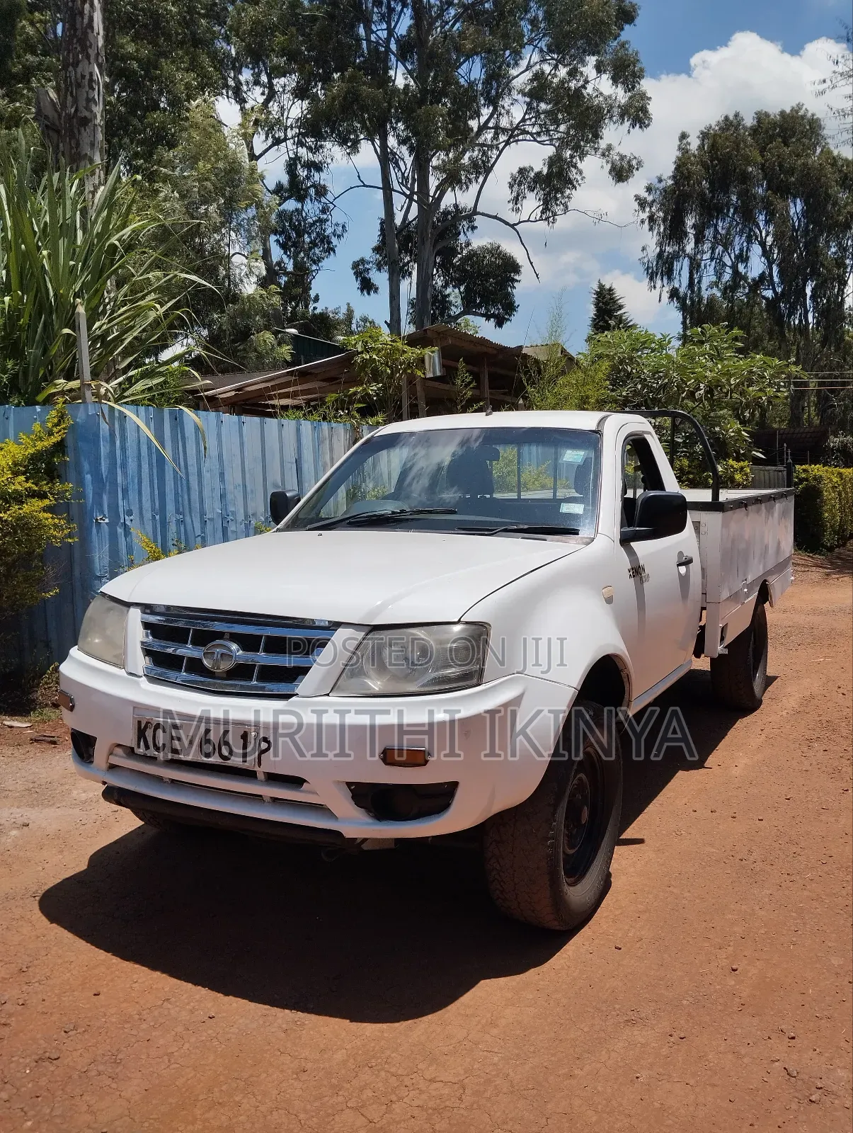 Tata Xenon 2015 White