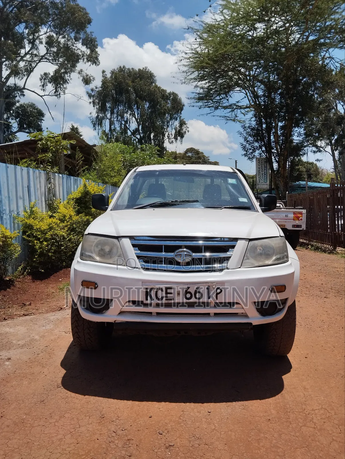Tata Xenon 2015 White