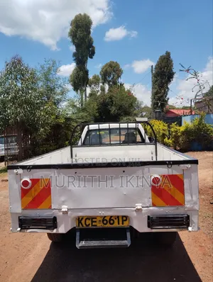 Tata Xenon 2015 White