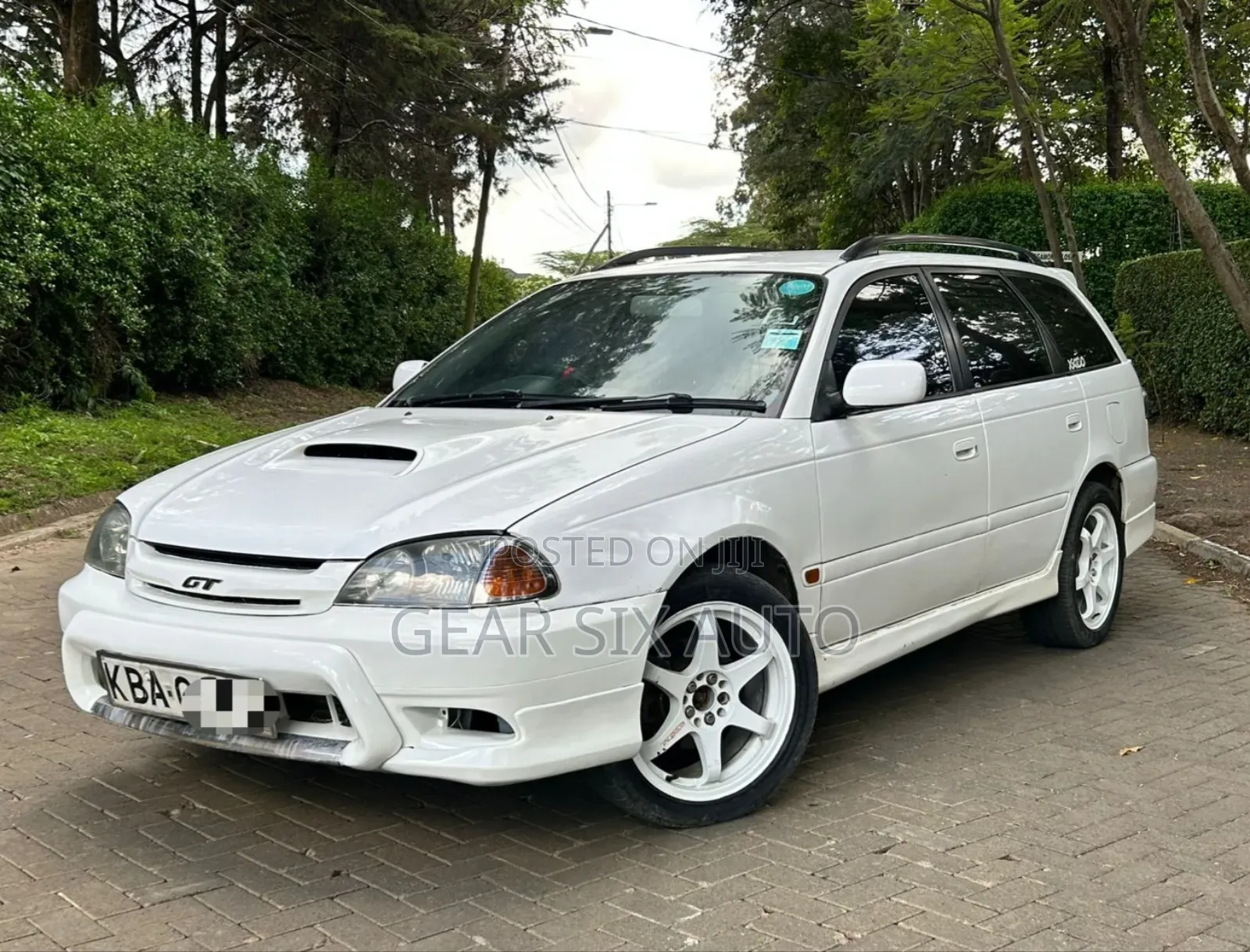 Toyota Caldina 2000 White