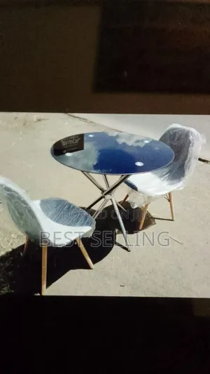 C-88 Round Table and Chairs