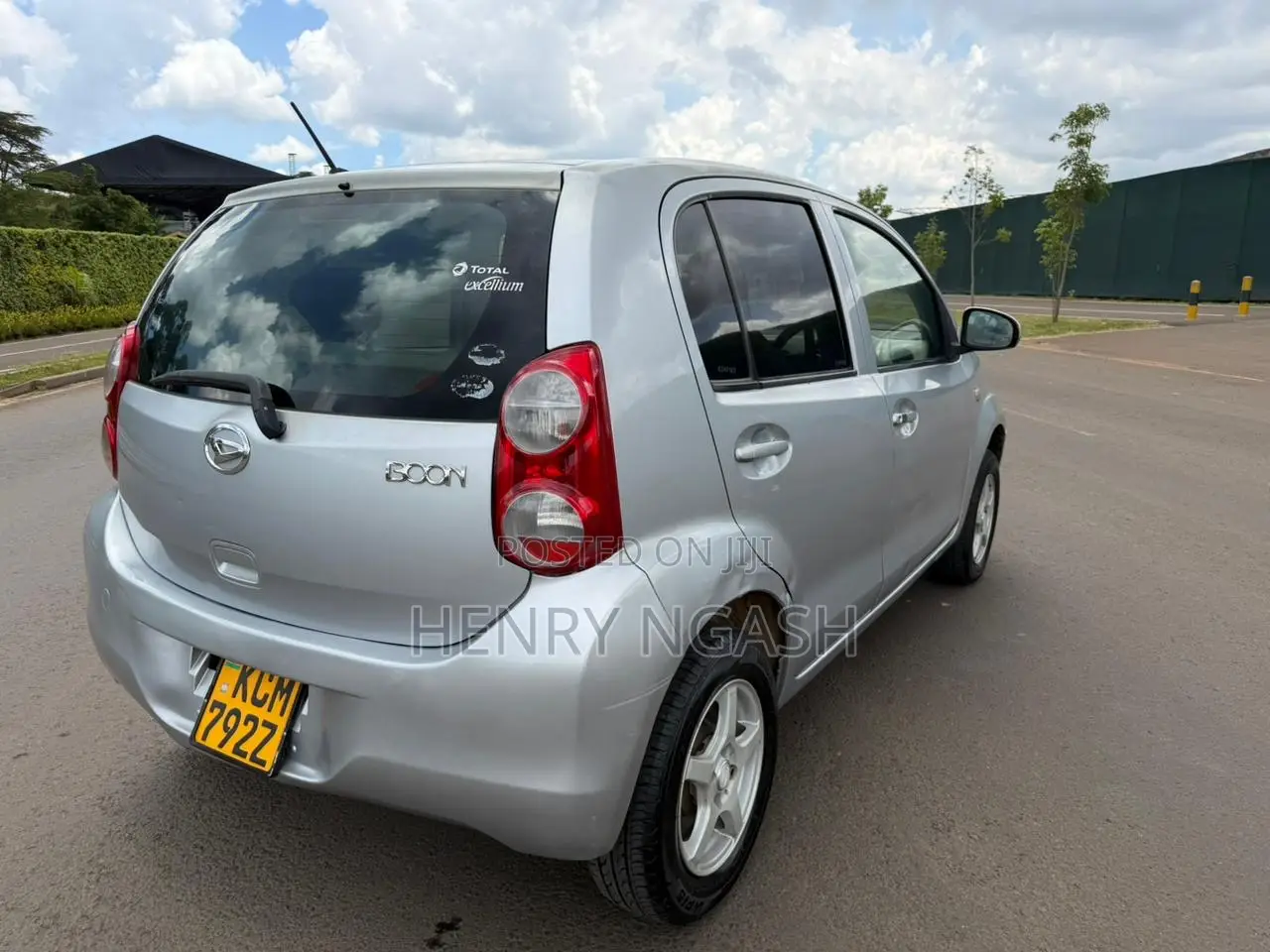 Daihatsu Boon 2010 Silver