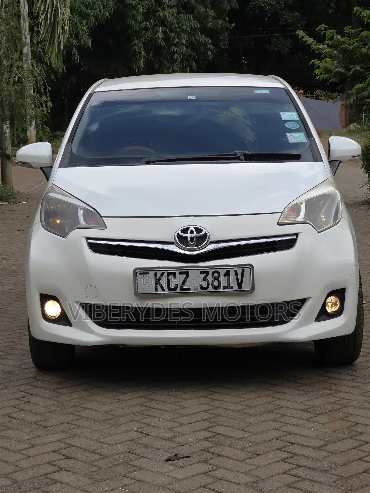Toyota Ractis 2013 White