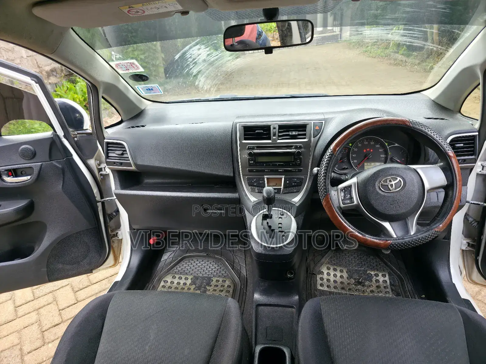 Toyota Ractis 2013 White