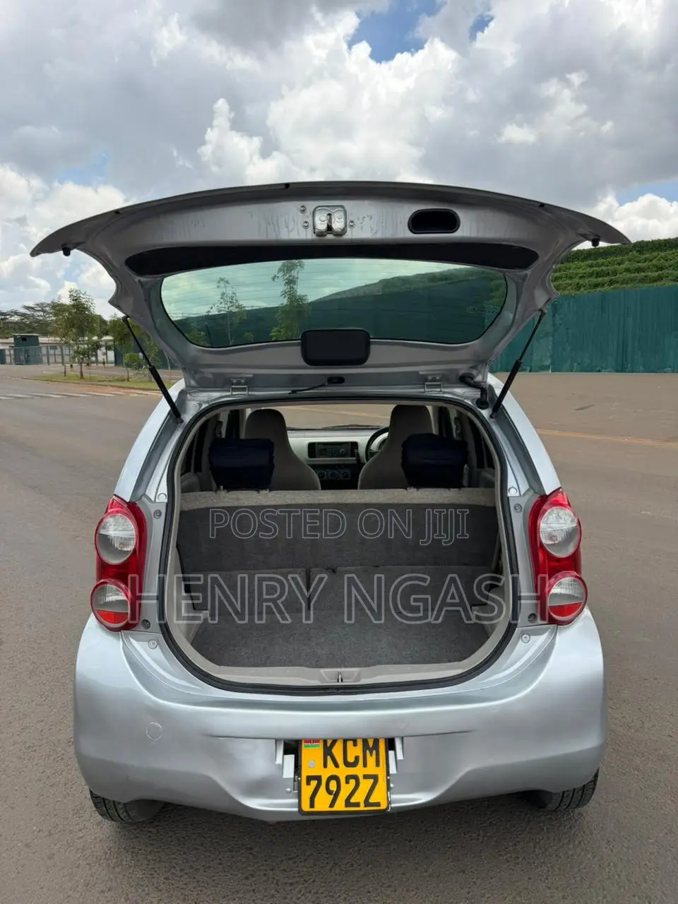 Daihatsu Boon 2010 Silver