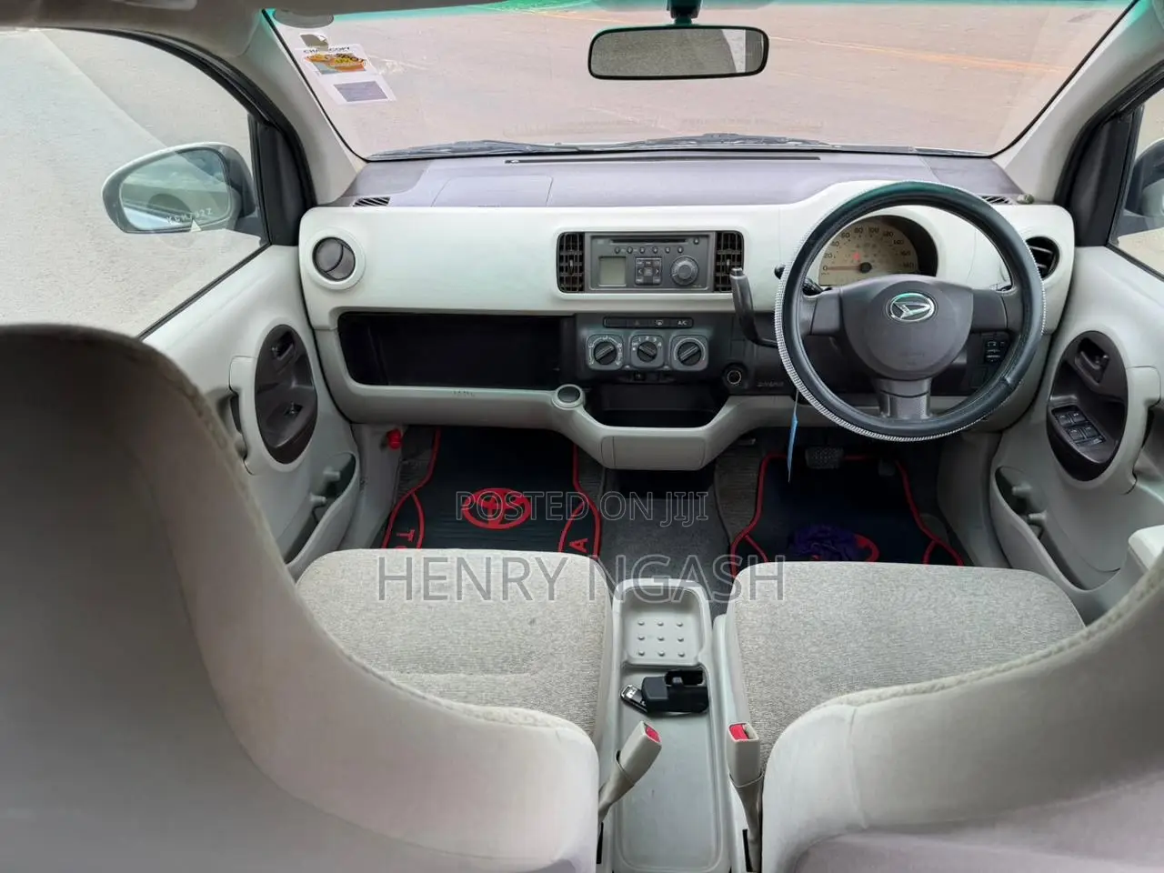 Daihatsu Boon 2010 Silver