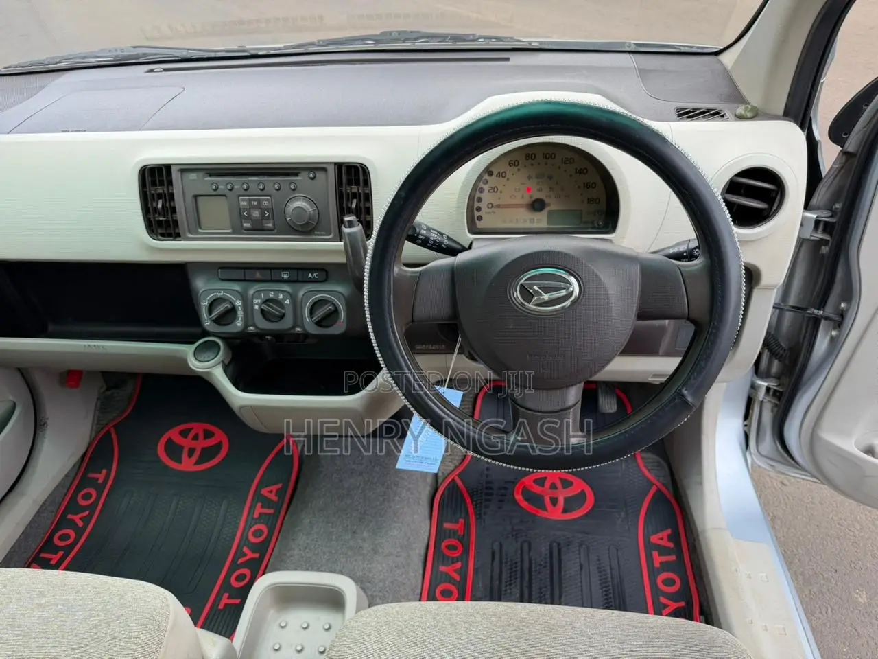 Daihatsu Boon 2010 Silver