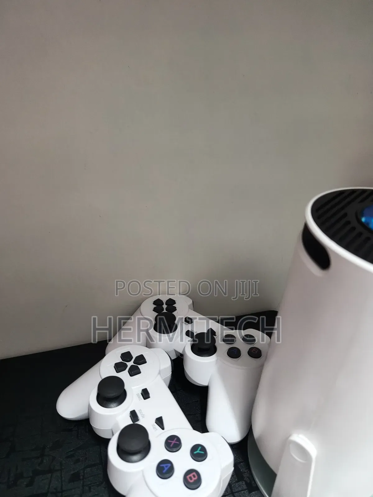 Modern Design Gaming Projector With 2gaming Pads Wifi Hdmi Usb Sd Slot