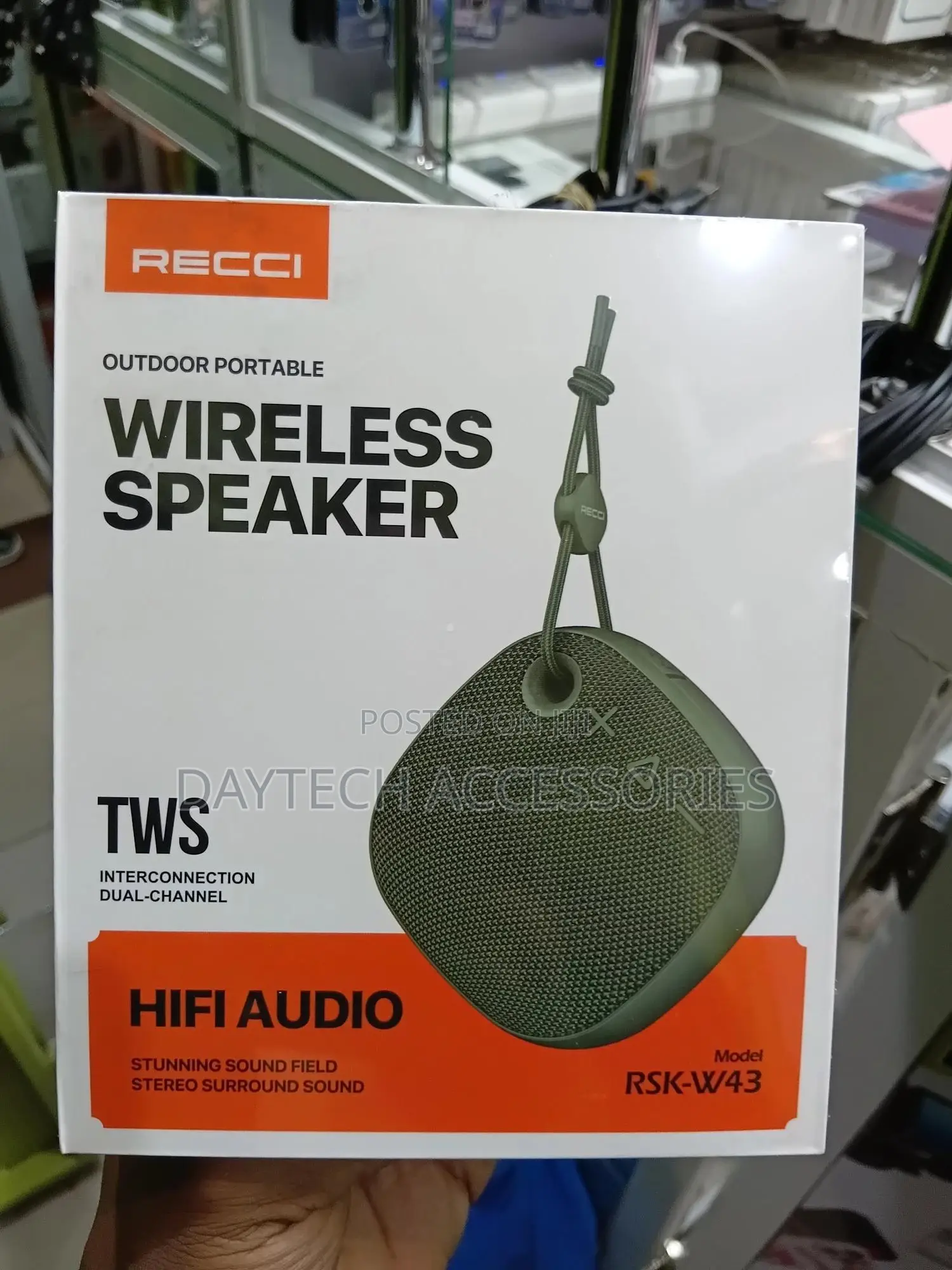 Recci RSK-W43 Portable Wireless Speaker.