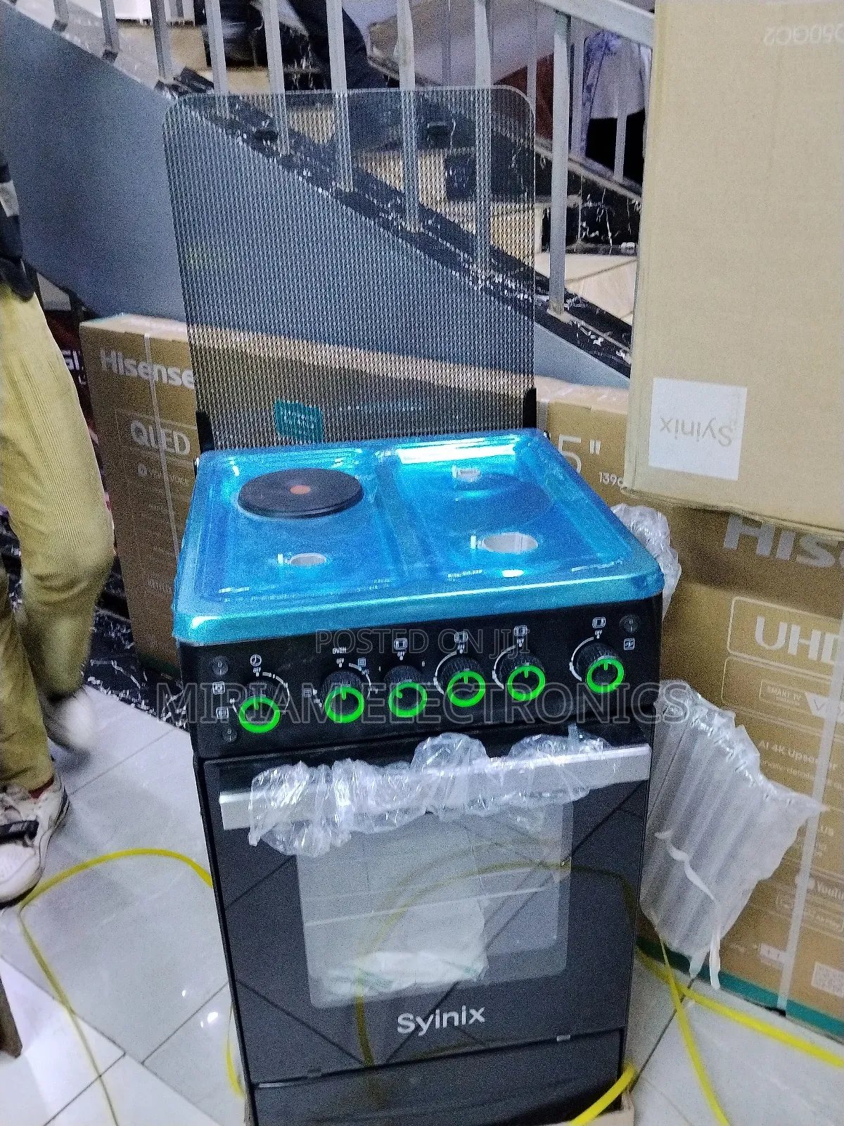 Syinix 50×50cm 3 Burner Gas Cooker + 1 Hot Plate – Auto Ignition,