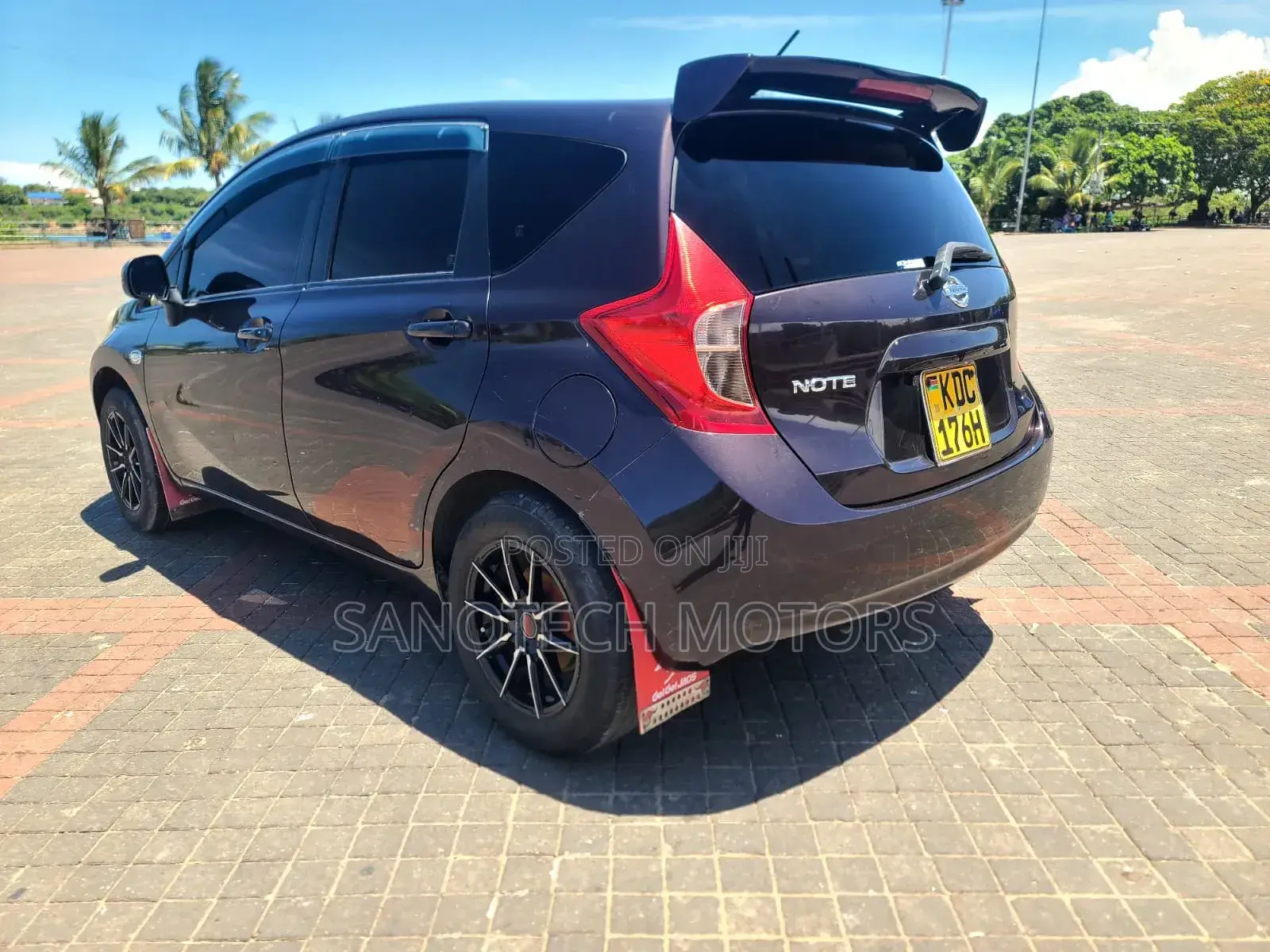 Nissan Note 2014 Maroon