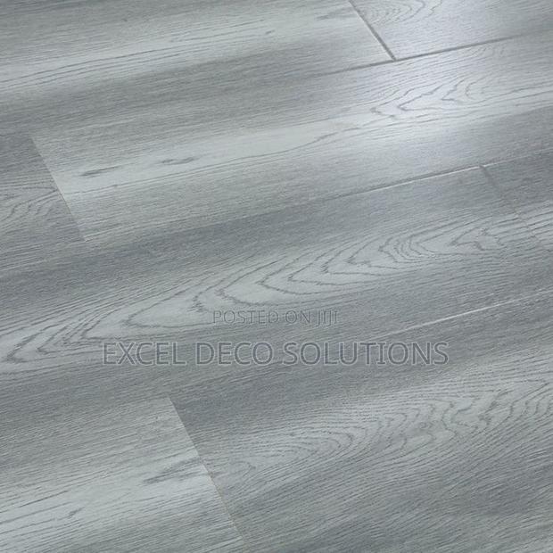 Modern Laminate Flooring for Living Room, Bedroom and Office Areas