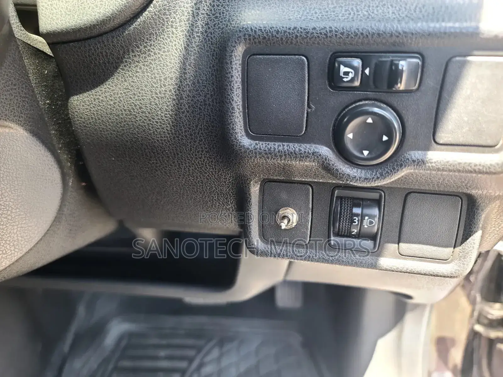 Nissan Note 2014 Maroon