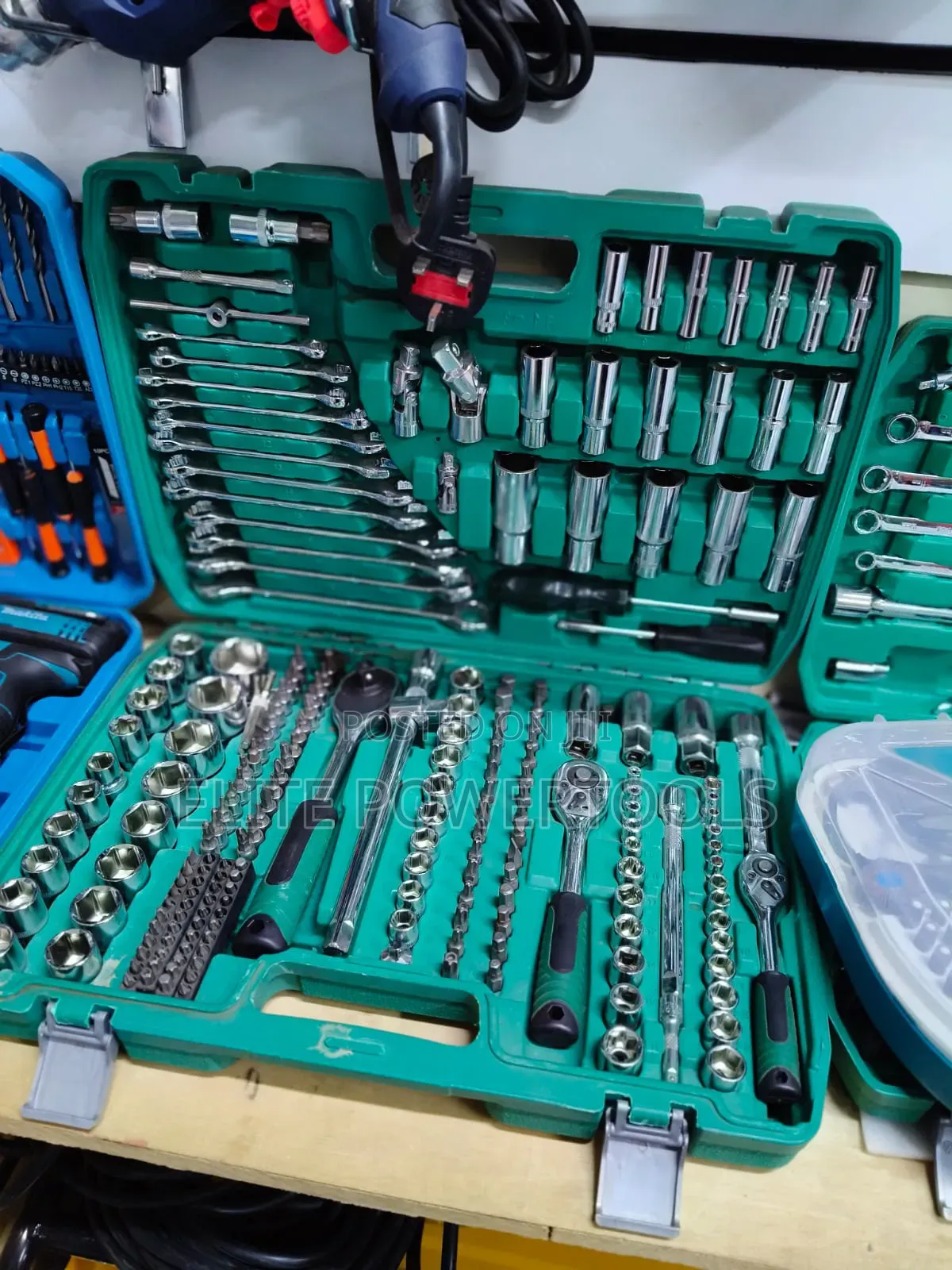 217pcs Socket Wrench / 216 Crome Vanadium Socket Wrench