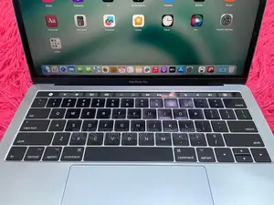 Laptop Apple MacBook Pro 2017 16GB Intel Core i7 SSD 512GB