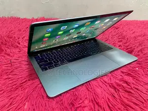 Laptop Apple MacBook Pro 2017 16GB Intel Core i7 SSD 512GB
