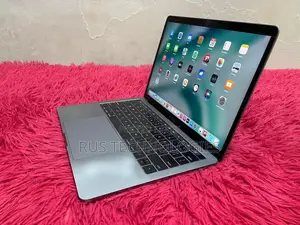 Laptop Apple MacBook Pro 2017 16GB Intel Core i7 SSD 512GB