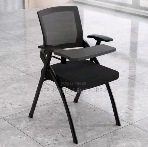 Foldable Training Chair – Comfortable Foldable Work Chair
