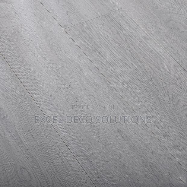 Laminate Floor Planks for Home Renovation and Office Floor Upgrade