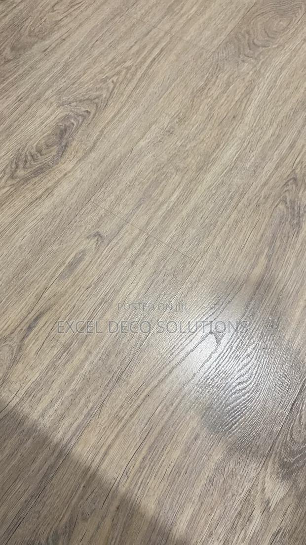 Stylish Laminate Flooring for Homes, Offices and Indoor Floor Use