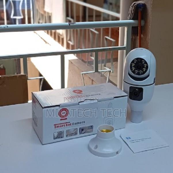 Bulb PTZ Camera Rotating