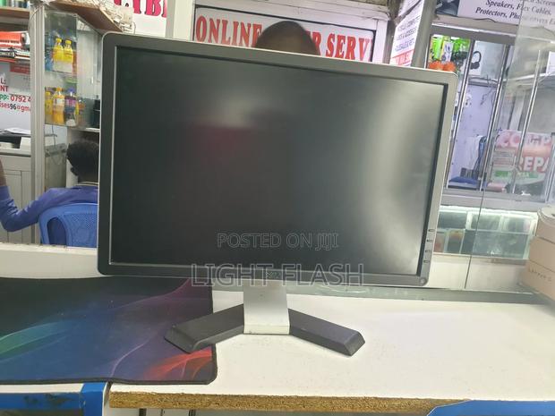 Dell 20 Inches Stretched