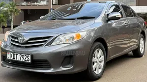 Toyota Corolla Altis 2012