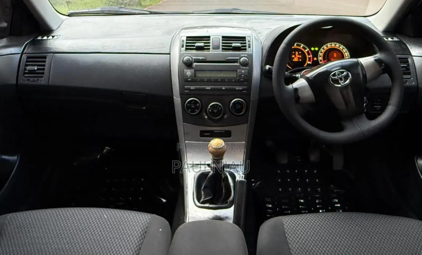 Toyota Corolla Altis 2012