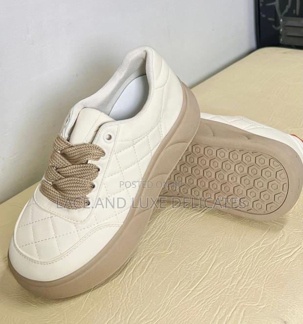Chunky Cream- White Ladies Sneakers