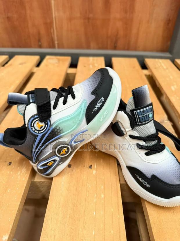 Kids Sneakers- Black