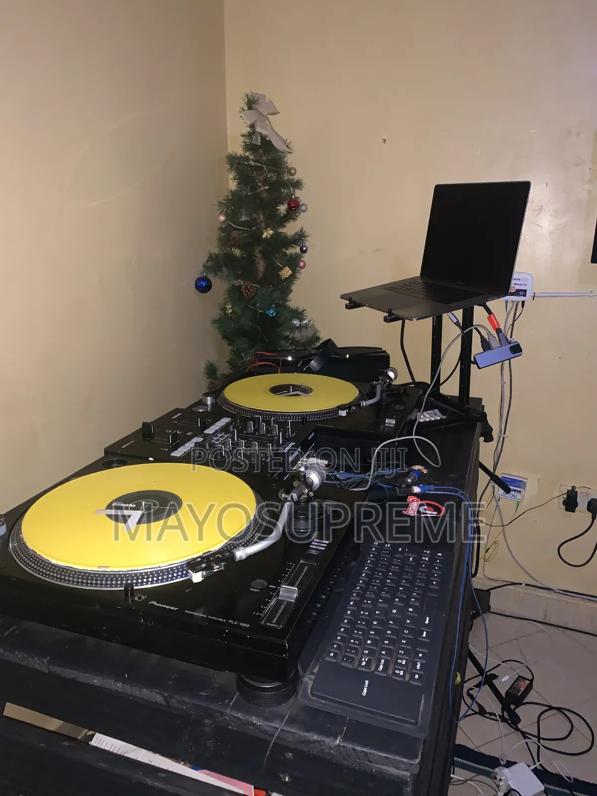 Pioneer Plx1000 and Numark Scratch Mixer