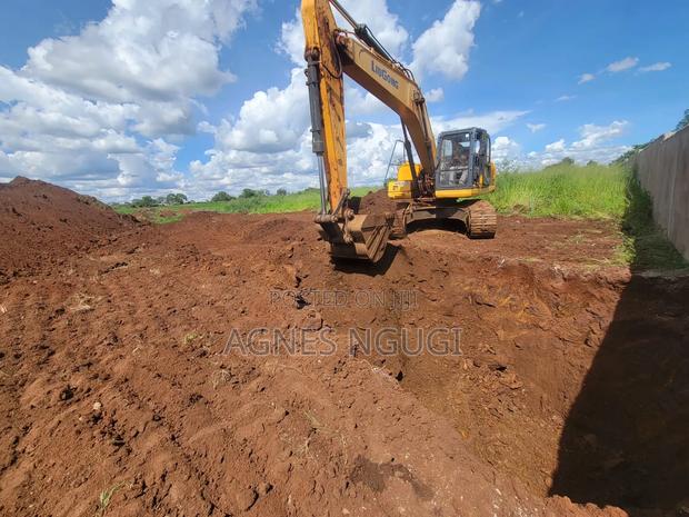 Excavator Hire - thumbnail 3