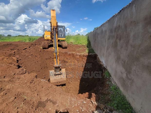 Excavator Hire - thumbnail 4