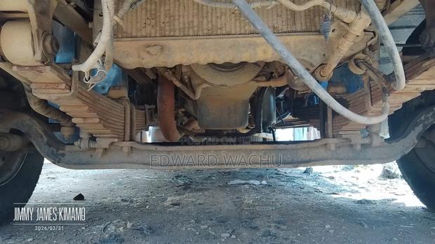 Isuzu 33l FRR - thumbnail 5