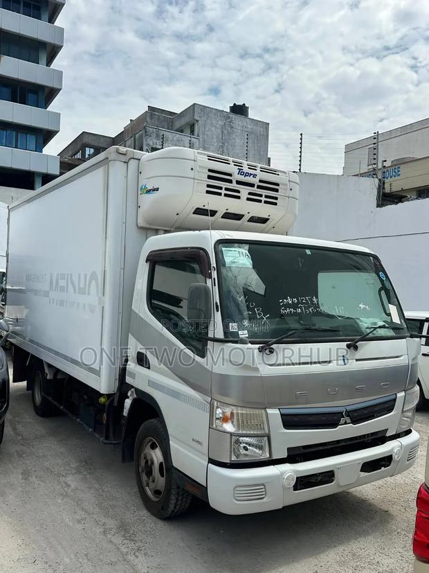 2018 Mitsubishi Fuso Freezer Truck