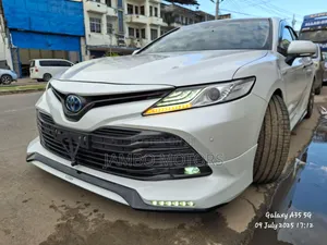 Toyota Camry Hybrid XLE 2023 White
