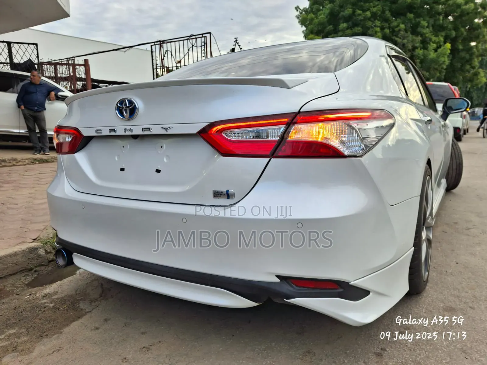 Toyota Camry Hybrid XLE 2023 White
