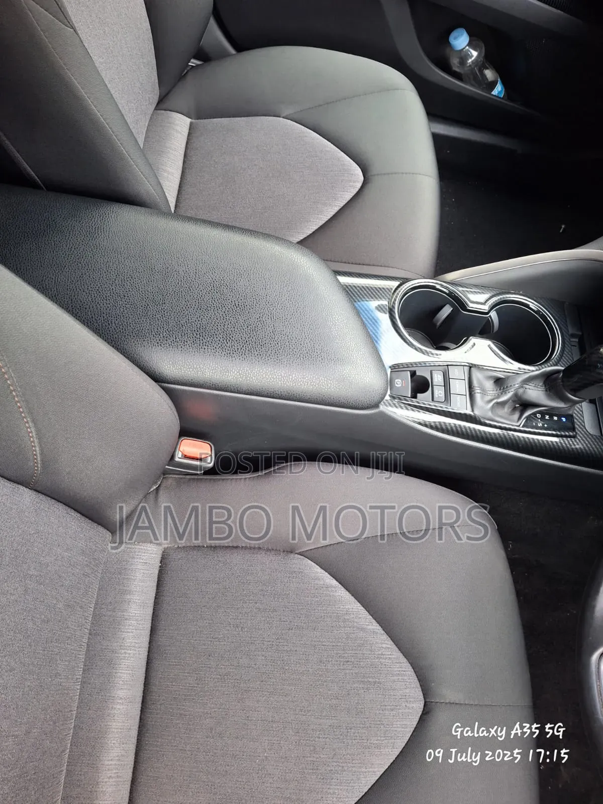 Toyota Camry Hybrid XLE 2023 White