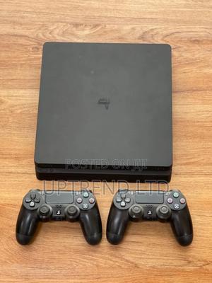 Imported With Two Controllers Playstation 4 Slim ( Ps4 Slim 500gb ) - main view