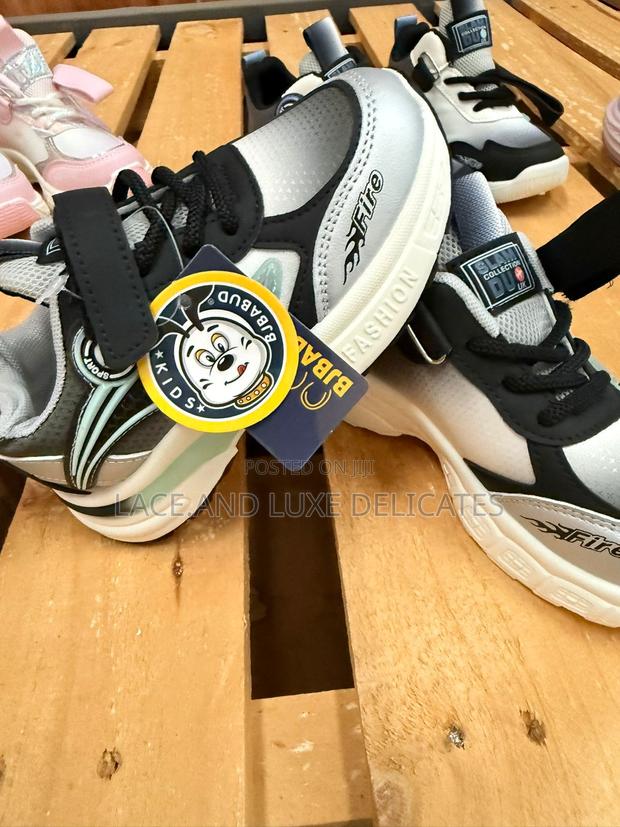 Kids Sneakers- Black/White