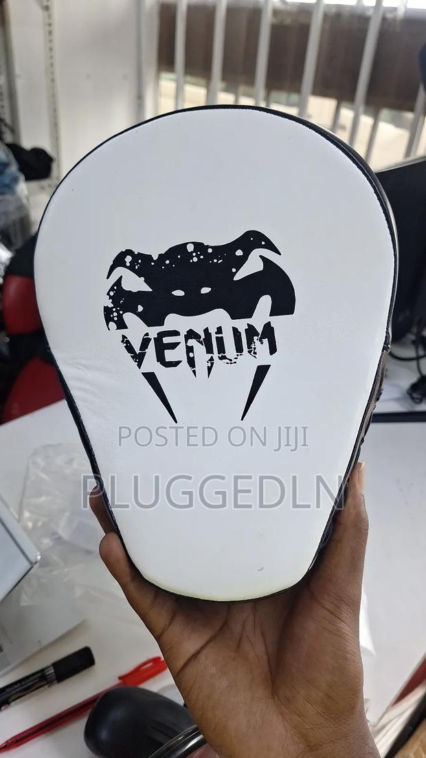 Venum Cellular 2.0 Mma Training Punch - main view