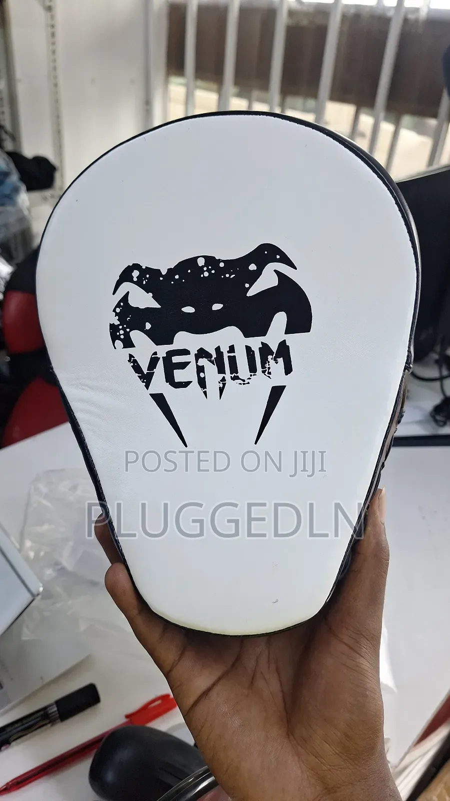 Venum Cellular 2.0 Mma Training Punch