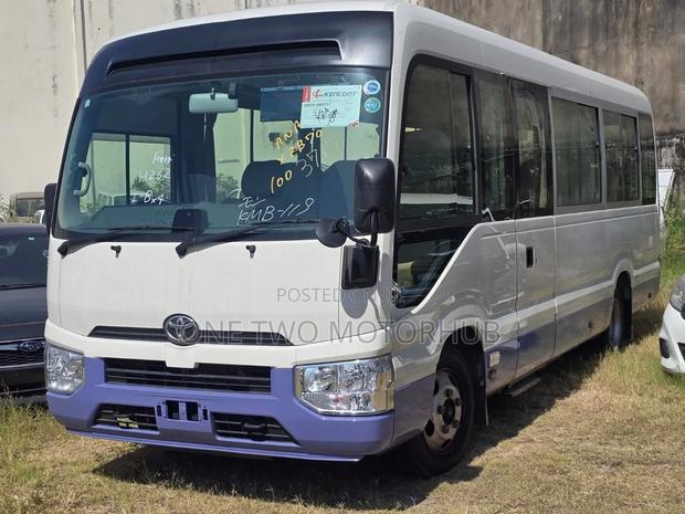 Toyota Coaster 2018 White - thumbnail 2