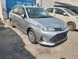 Toyota Corolla Fielder 1.5 Hybrid FWD 2018 Silver
