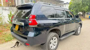 Toyota Land Cruiser Prado 2018 Gray