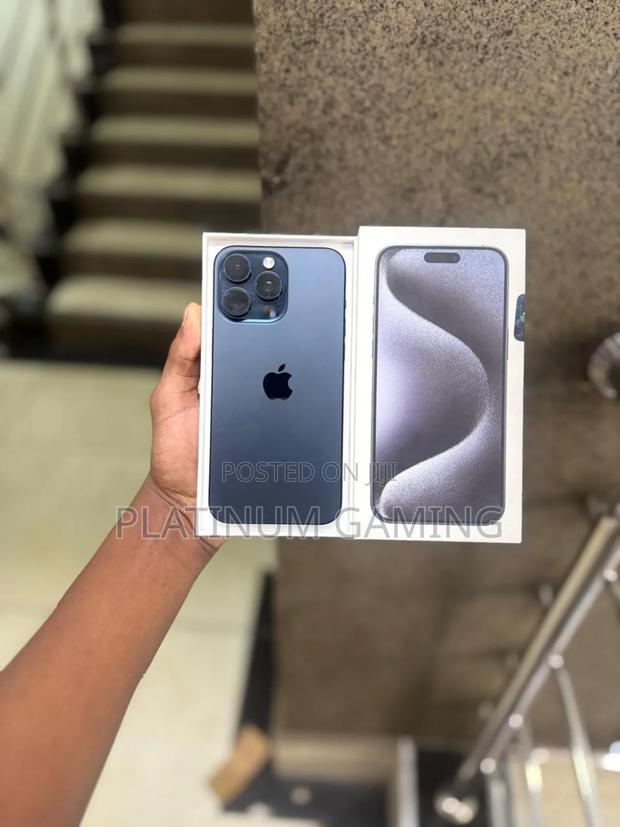 Apple iPhone 15 Pro Max 256 GB Blue - thumbnail 2
