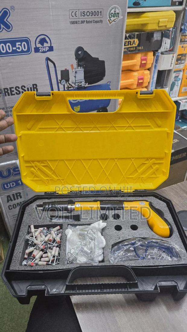 Pneumatic Nailer Gun