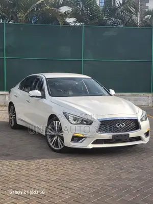 Nissan Skyline 2018 White
